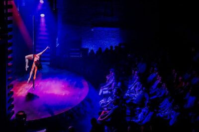Adult Comedy Show & Cirque-Style Performance at Woolworth Theatre - The 7:30 pm plan and what the 1.5 hours feels like