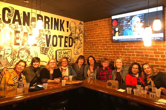 All-Inclusive Nighttime Pub Crawl - Lower Broadway and Printers Alley: the night’s best shortcut