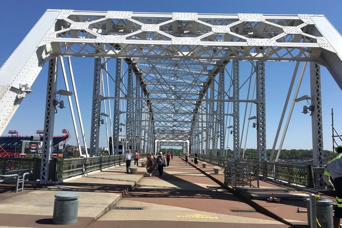 E-bike Rental to Explore Nashville (2 or 4 hours) - Using the downtown extension for river views and skyline time