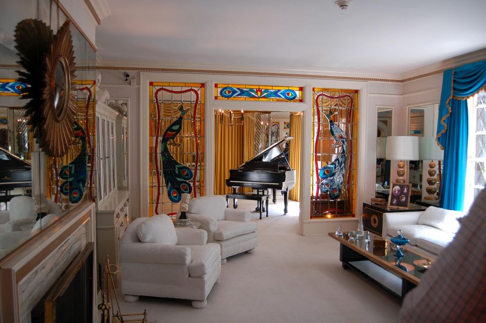From Nashville: Memphis Tour with Graceland VIP Access - Sun Studio with Sam Phillips: the Guided Hour That Gives Context