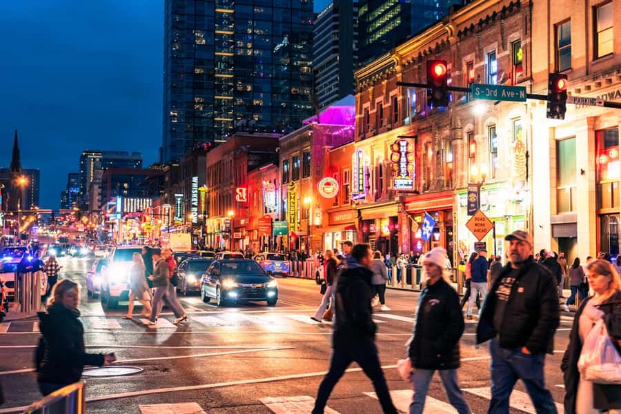 Nashville: Guided Ghost-Themed Walking Tour - The mid-route stop: a breather that still moves the plot forward