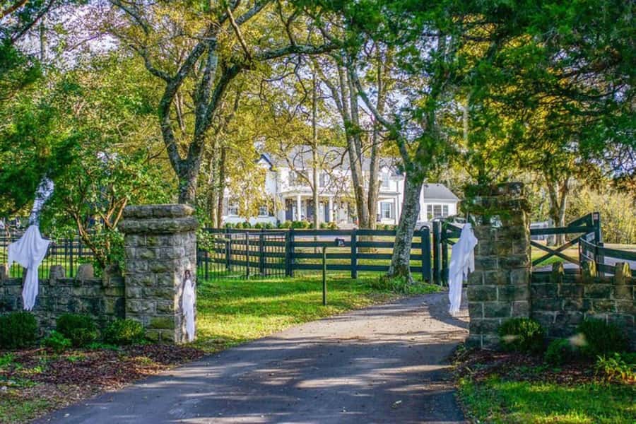 Nashville: Homes of the Stars Narrated Bus Tour - Key highlights at a glance