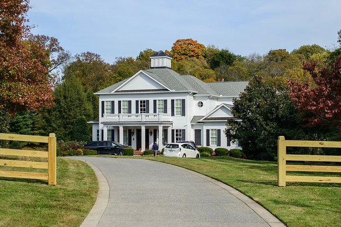 Nashville "Homes Of The Stars" Narrated Bus Tour with 30+ Celebrity Homes - Taylor Swift to Toby Keith: Why the Guide’s Stories Matter