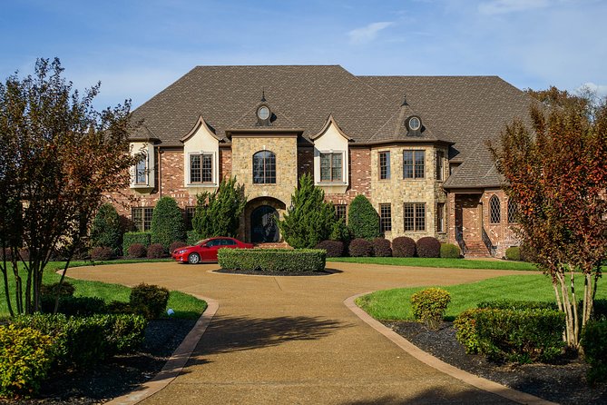 Nashville "Homes Of The Stars" Narrated Bus Tour with 30+ Celebrity Homes - Morning or Afternoon: Picking the Right Departure for Your Day