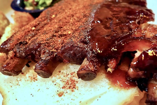 Nashville: Private Food Tour with 5+ Tastings of Local Delicacies - Stop 4: Boston Commons, Local Classics and Possible Live Music