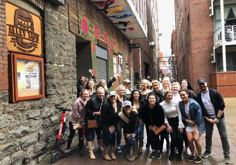 Nashville: The Ville All-Inclusive Pub Crawl - The fanny pack souvenir: fun keepsake, check at the end