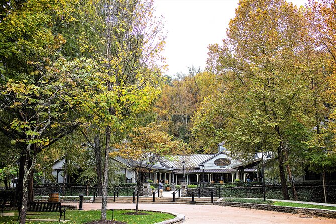 Nashville to Jack Daniel's Distillery Bus Tour + Whiskey Tastings - Price and value: why $139.99 can feel fair