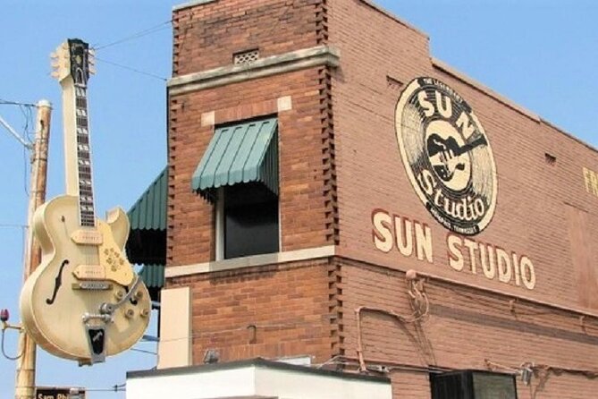 Nashville to Memphis Daytrip with Graceland VIP Tour and Sun Studio Admission - Comfort notes for a 15-hour coach day