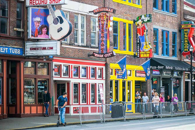 Night Time Trolley Tour of Nashville with Photo Stops - How the Timing Works (and How to Make It Feel Shorter)