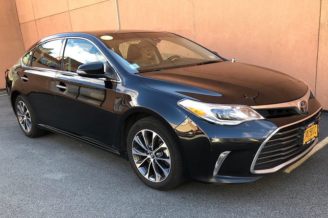 Private Arrival Transfer from Nashville Airport (BNA) to Downtown Nashville - Sedan vs SUV: matching your group size, comfort, and luggage