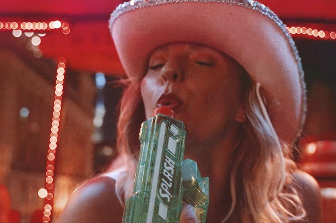 Private Downtown Nashville Party Tractor Tour 21+ Only! - DJ, karaoke, and the reality of group-party behavior