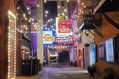 Seeking Spirits Haunted Night-Time Pub Crawl in Nashville - Meeting at the right spot (and why it matters): Hard Rock vs. Printer’s Alley