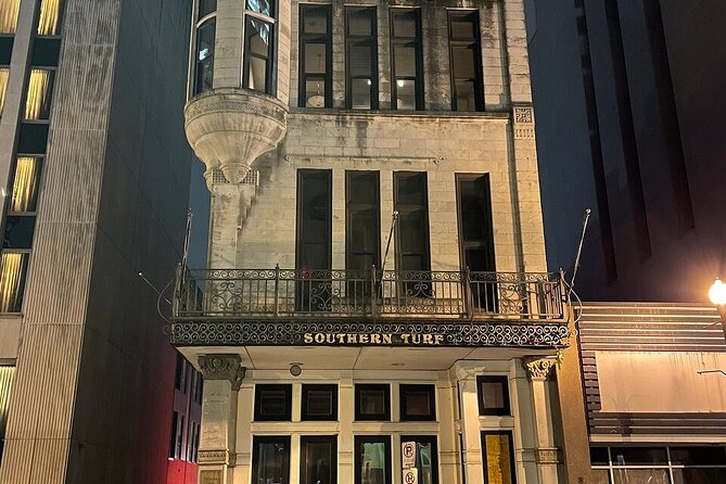 Seeking Spirits Haunted Night-Time Pub Crawl in Nashville - Stop 1: Hard Rock Cafe Nashville for drinks and a guided haunting